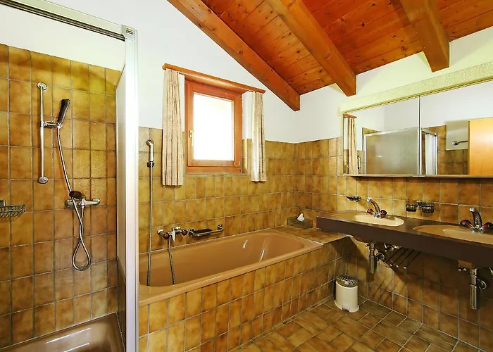 Chalet Albula Dağ evi Schmitten (Grisons)